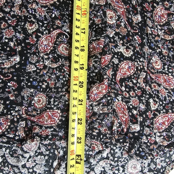 NATURAL LIFE Floral Blouse - Black and Pink - Picture 6 of 6